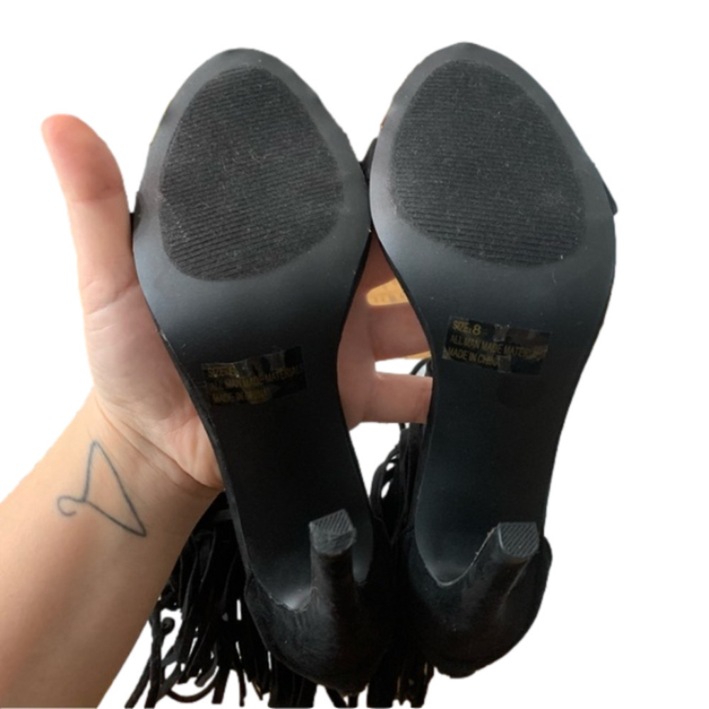 2/$30 QUPID Black Suede Fringe Tassel Strappy Wrap Heel Sandal Women’s Size 8 - Picture 8 of 9